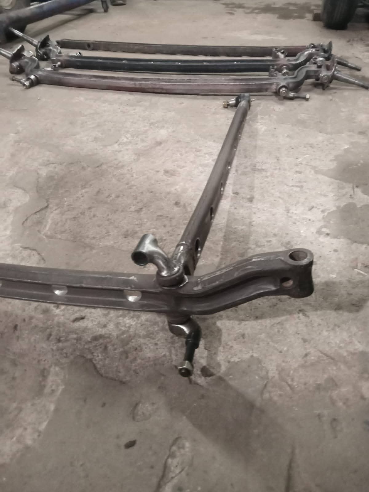 Parrilla vintage de auto clásico en restauración