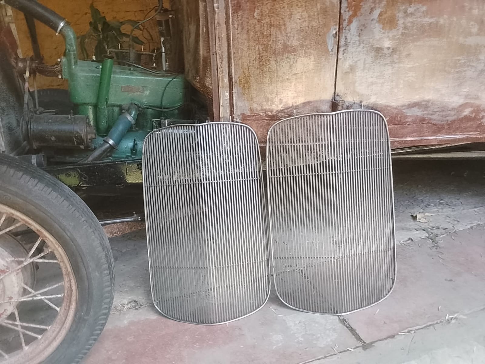 Pedalera cromada con logo Ford