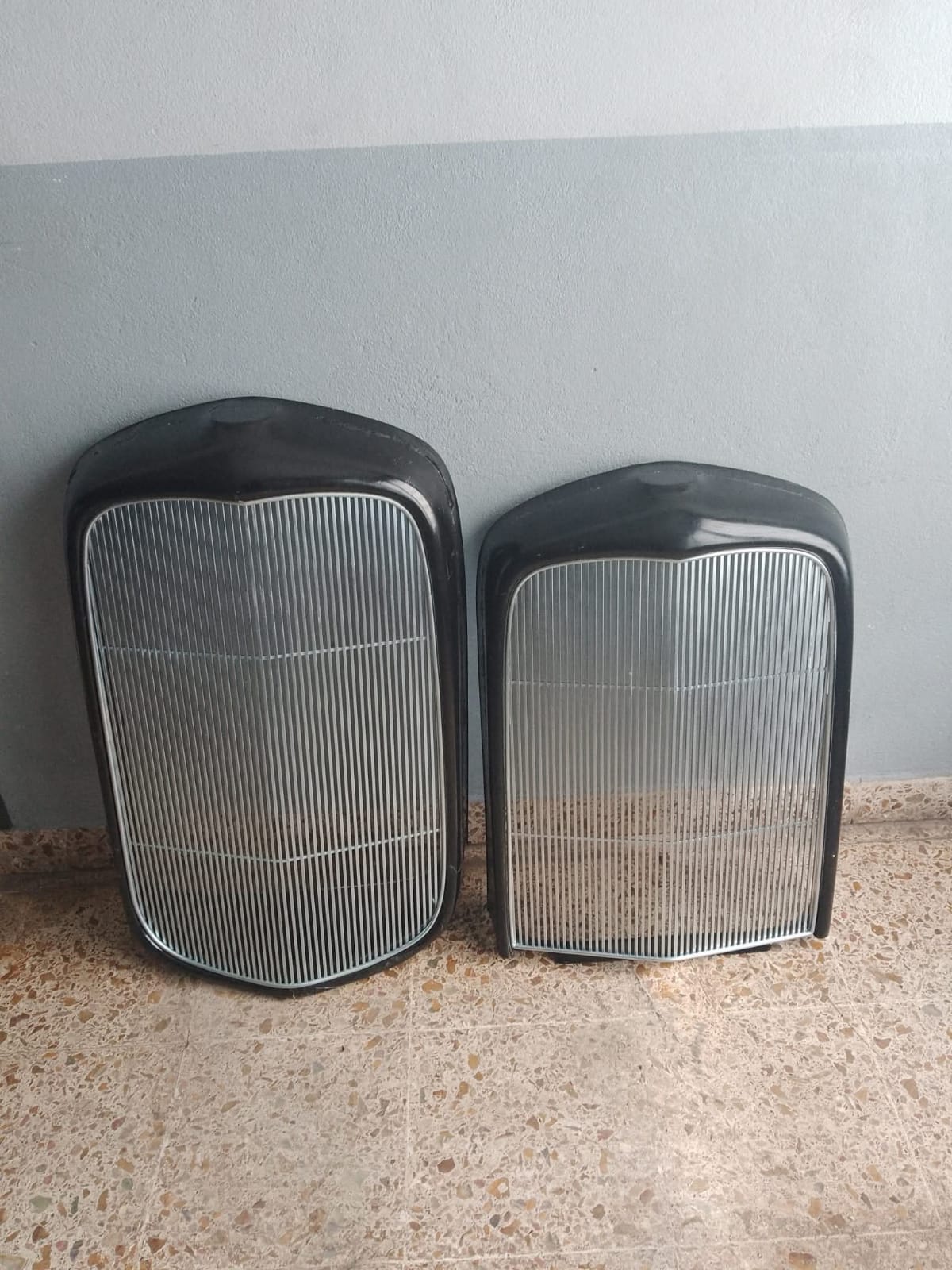 Eje delantero con suspensión en mesa de trabajo